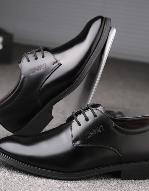 Load image into Gallery viewer, Yeknu New Formal Casual Faux Leather Black Men Business Wedding Quality Cowhide Breathable Retro Lace up Dress Shoes 1803