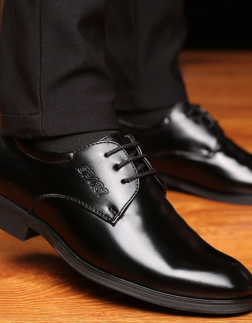 Load image into Gallery viewer, Yeknu New Formal Casual Faux Leather Black Men Business Wedding Quality Cowhide Breathable Retro Lace up Dress Shoes 1803