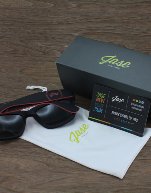 Load image into Gallery viewer, Jase New York Avery Sunglasses in Atomic Pink