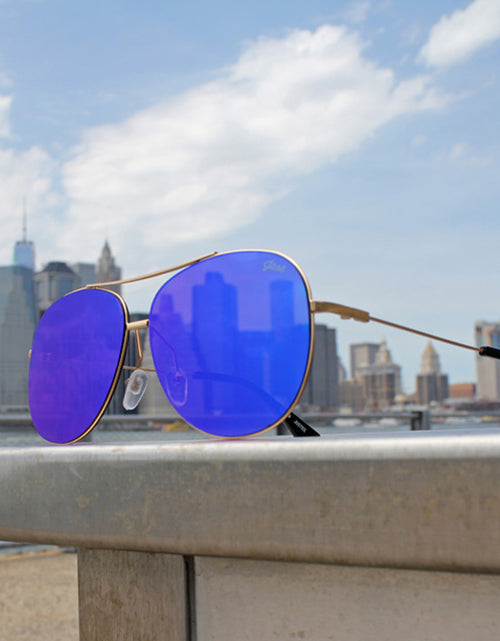 Load image into Gallery viewer, Jase New York Justice Sunglasses in Gold
